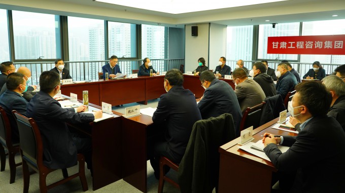 馬明在復(fù)工復(fù)產(chǎn)穩(wěn)增長調(diào)度會上強調(diào)：以等不起慢不得的緊迫感做實做細(xì)復(fù)工復(fù)產(chǎn)，以謀得實干得好的責(zé)任感統(tǒng)籌部署年底沖刺和明年重點工作