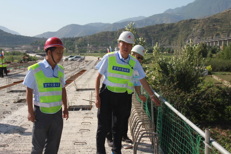 J:集團網(wǎng)站模塊公司動態(tài)8.2子公司動態(tài).甘肅省交通工程建設監(jiān)理有限公司省交通監(jiān)理公司動態(tài)新聞（2018.4-2019.7）生產(chǎn)經(jīng)營?9.1.24精準把脈 助推高質(zhì)量發(fā)展——甘肅交通監(jiān)理公司項目機構(gòu)年度目標責任考核工作紀實_0_1_1.jpg