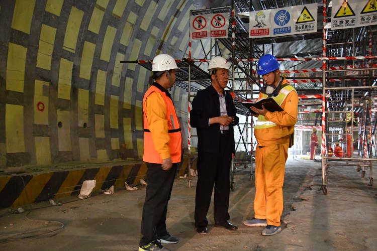 J:集團網(wǎng)站模塊公司動態(tài)8.2子公司動態(tài).甘肅省交通工程建設監(jiān)理有限公司省交通監(jiān)理公司動態(tài)新聞（2018.4-2019.7）生產(chǎn)經(jīng)營?9.1.24精準把脈 助推高質(zhì)量發(fā)展——甘肅交通監(jiān)理公司項目機構(gòu)年度目標責任考核工作紀實_0_1_5.jpg